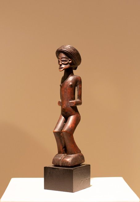 Antiquités africaines |  Statue Tshokwe - République démocratique du Congo | Profil gauche  