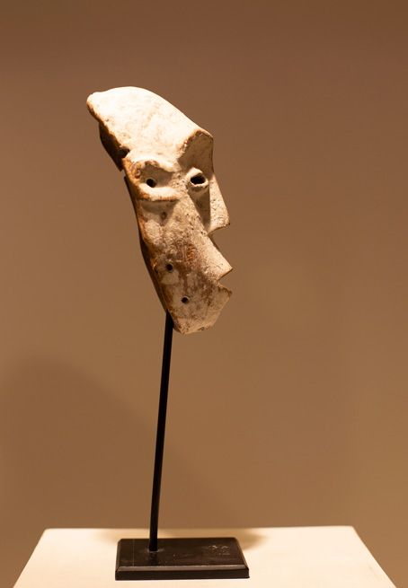 Antiquités africaines | Masque LEGA République démocratique du Congo | Profil droite  