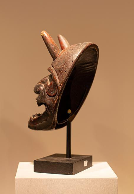 Antiquités Asiatiques | Masque théâtre Nô - Japon | Trois quart gauche  