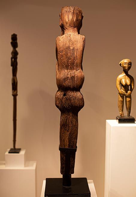 Antiquités Asiatiques | Statue Dayak - Indonésie | dos