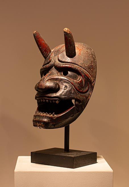 Antiquités Asiatiques | Masque théâtre Nô - Japon | trois quart gauche  