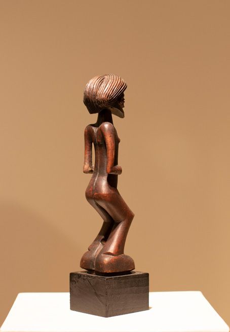 Antiquités africaines |  Statue Tshokwe - République démocratique du Congo | Profil droite  